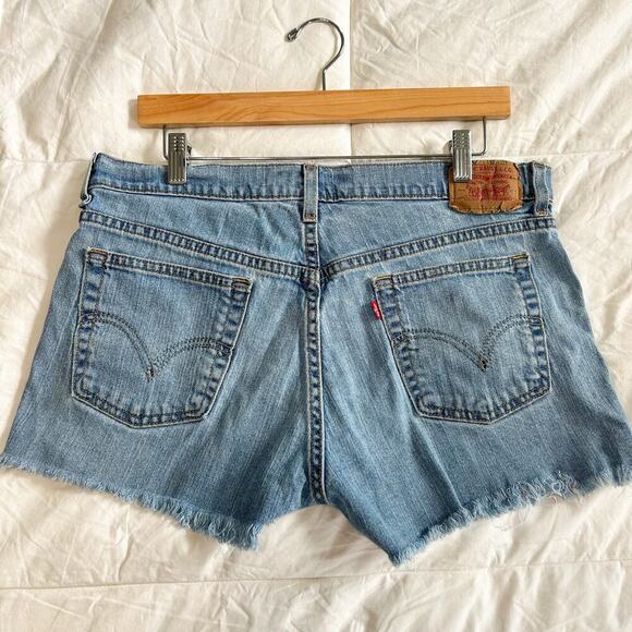 Vintage Levi’s Nouveau Jeans Stretch Cutoff Denim Shorts Blue Women’s Size 12 - Picture 4 of 4